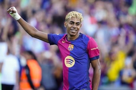 برشلونة يصطدم بمطالب لامين جمال المالية لتجديد عقده