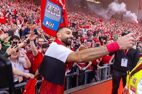 صورة مسربة لمحمد صلاح تثير جدلا واسعا بين جماهير ليفربول