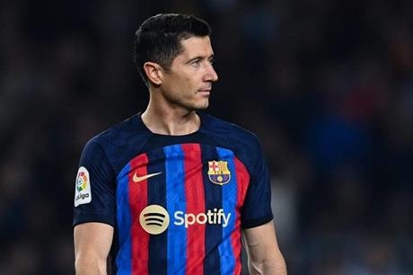 مهمة "كسر النحس".. ليفاندوفسكي يبحث عن هدفه التاريخي مع برشلونة
