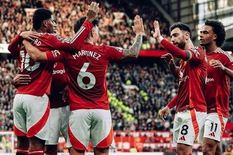 تحركات الهلال تهدد بانهيار مانشستر يونايتد