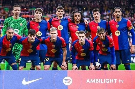 برشلونة يحسم أولى صفقاته الصيفية