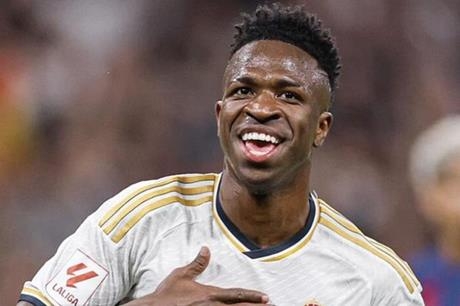 إعلام اسباني: ريال مدريد يجدد عقد فينيسيوس 3 سنوات