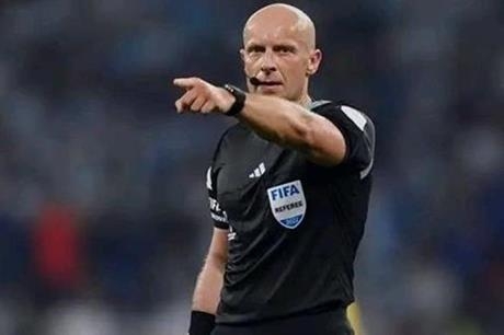 غضب في برشلونة: حكم مباراة إنتر متعاطف مع ريال مدريد