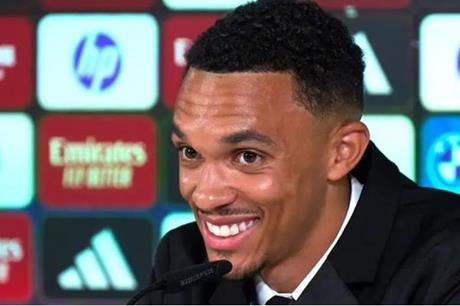 ريال مدريد يضم ألكسندر أرنولد من ليفربول ويتابع موهبة أرسنال لويس سكيلي