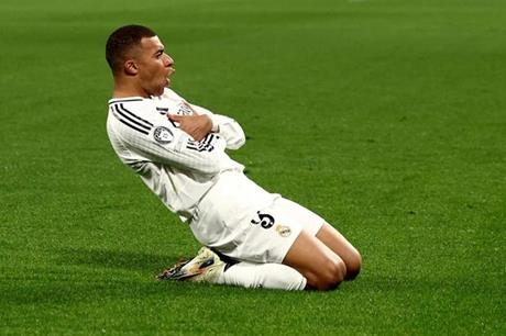 مبابي مهدد بالغياب عن مباراة ريال مدريد ضد الهلال