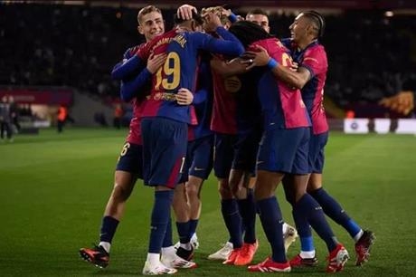 8 لاعبين مهددون بالرحيل عن برشلونة بسبب صفقة نيكو ويليامز