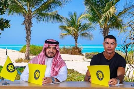 أرقام خيالية.. كم يتقاضى رونالدو يوميا من عقده الجديد مع النصر السعودي؟