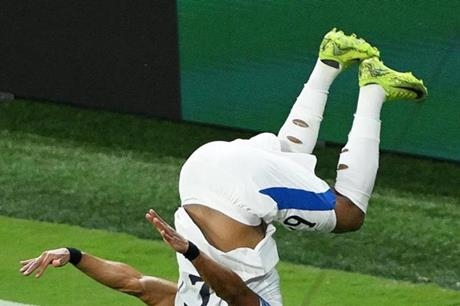 عاجل : قبل مواجهة مانشستر سيتي.. نجم الهلال السعودي يثير مخاوف الجمهور
