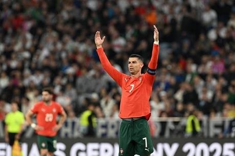 رد فعل رونالدو على هتاف جمهور ألمانيا باسم ميسي