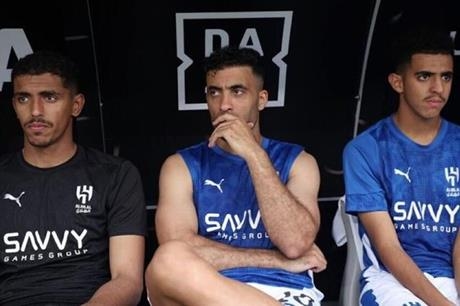 الهلال السعودي يتخذ قرارا هاما بعد فسخ التعاقد مع عبد الرزاق حمد الله