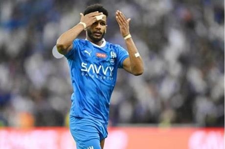 البليهي يواصل استفزاز نجوم الكرة العالمية