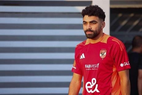 لاعب الأهلي المصري يعلن رحيله عن القلعة الحمراء برسالة مؤثرة