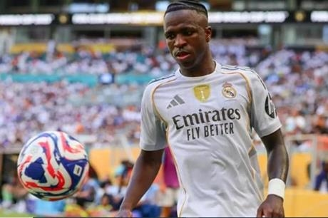 ريال مدريد يرفض مساواة فينيسيوس مع مبابي