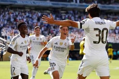بعد خسارته المدوية أمام باريس سان جيرمان.. رد فعل ريال مدريد بعد فوز تشيلسي