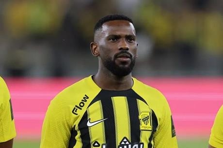 تطورات جديدة تحسم مستقبل عبدالعزيز البيشي مع الاتحاد