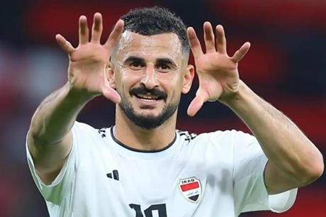 العراقي أيمن حسين بديلاً لوسام أبو علي في الأهلي