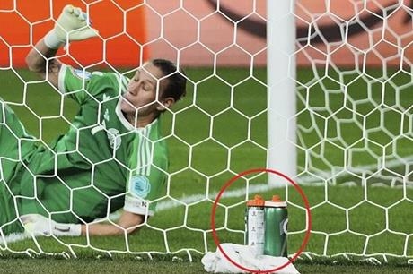 مفعول "زجاجة البركة" لأبو جبل المصري تظهر في "يورو 2025" للسيدات