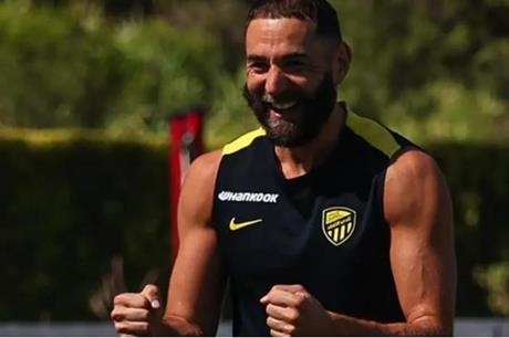 بنزيما على أعتاب تجديد عقده مع الاتحاد