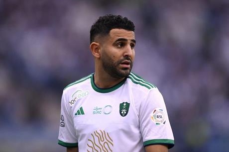 محرز: تمنيت اللعب مع بنزيما في الجزائر.. لكنه اختار فرنسا‎