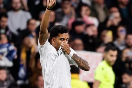 رودريغو يرفض عملاق الدوري الإنجليزي: "أريد ناديا أكبر"