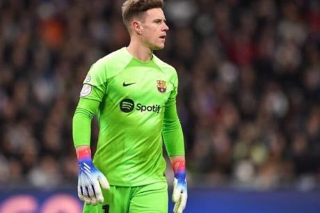 رسميًا.. برشلونة يعلن نجاح جراحة تير شتيجن