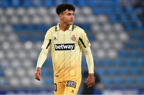 عمر الهلالي مطلوب بقوة لتعزيز دفاع عملاق ألماني