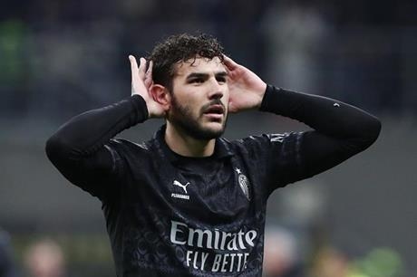 وقع العقود.. ثيو هيرنانديز يطرق أبواب الهلال