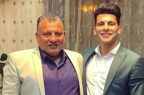 والد "زيزو" يرد على جمهور الزمالك بعد الهجوم على نجله