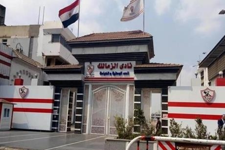 أزمة كروية في مصر.. الزمالك يصعد غضبه بسبب تجاوزات إعلامي شهير