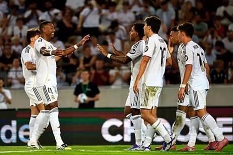 مبابي يتألق بالقميص رقم 10.. ريال مدريد يقسو على تيرول النمساوي وديا