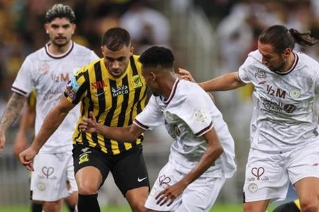 لسد الثغرات.. صفقة تبادلية "محلية" بين الشباب والاتحاد