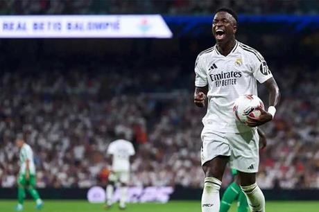 وكيل فينيسيوس جونيور يثير التكهنات حول مستقبله مع ريال مدريد