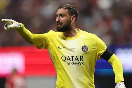 وكيل أعمال دوناروما يفتح النار على باريس سان جيرمان: لا يحترمونا