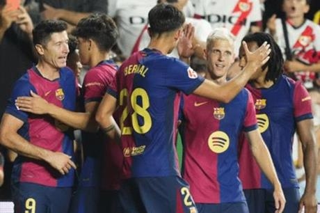 توتنهام يجهز عرضًا ضخمًا لضم نجم برشلونة بـ70 مليون يورو