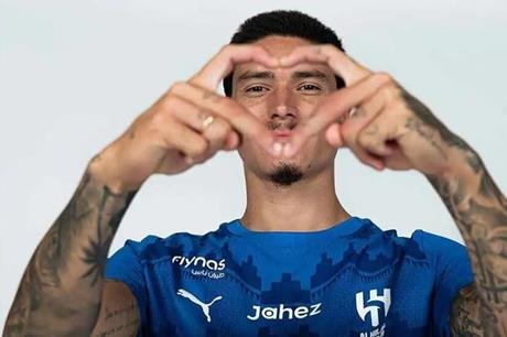 عاجل : نجم الهلال الجديد يرد على رسالة محمد صلاح