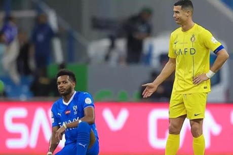"تلميح مفاجئ".. البليهي يقترب من الاتحاد بتصرف مثير لجمهور الهلال