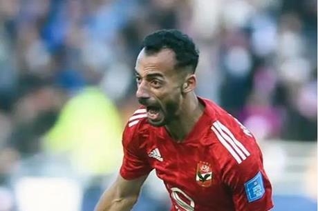 رغم اتفاقه مع الزمالك.. الأهلي يمنح عبد القادر مليوني جنيه
