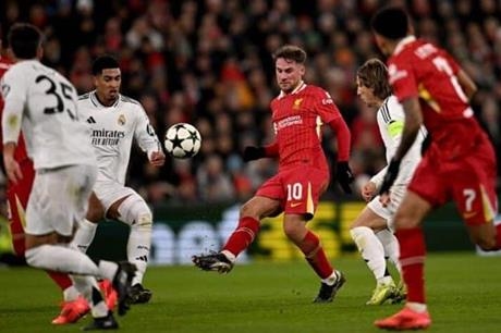 لاعب ليفربول يشيد بقدرات صفقة ريال مدريد