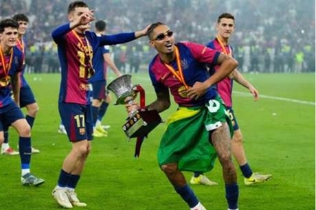 توتنهام يدخل الصراع على ضم لاعب برشلونة