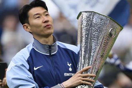 بعد عقد من التألق.. سون ينهي حقبته مع توتنهام وينتقل إلى الدوري الأمريكي