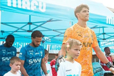 جماهير الهلال تنتفض لـ "طرد" هذا اللاعب من الفريق بعد كوارث ودية بالينغين