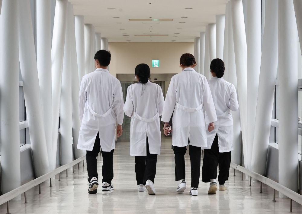 Claiming ‘betrayal', doctors plan May 6 Putrajaya march against drug pricing law they say raises costs