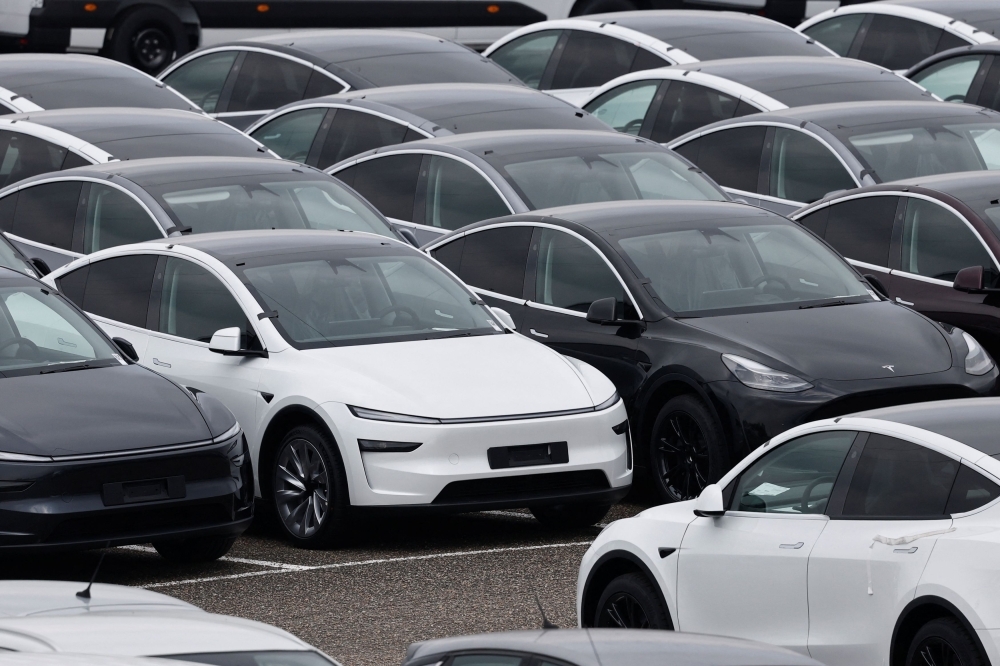Tesla stalls in France: April sales nosedive 59pc amid EU backlash