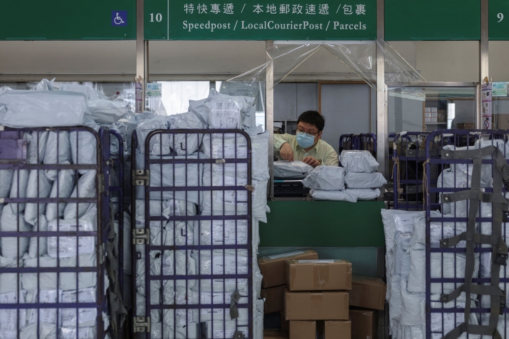 US ends tariff exemption for small parcels, forcing international retailers and e-commerce brands to adjust strategy