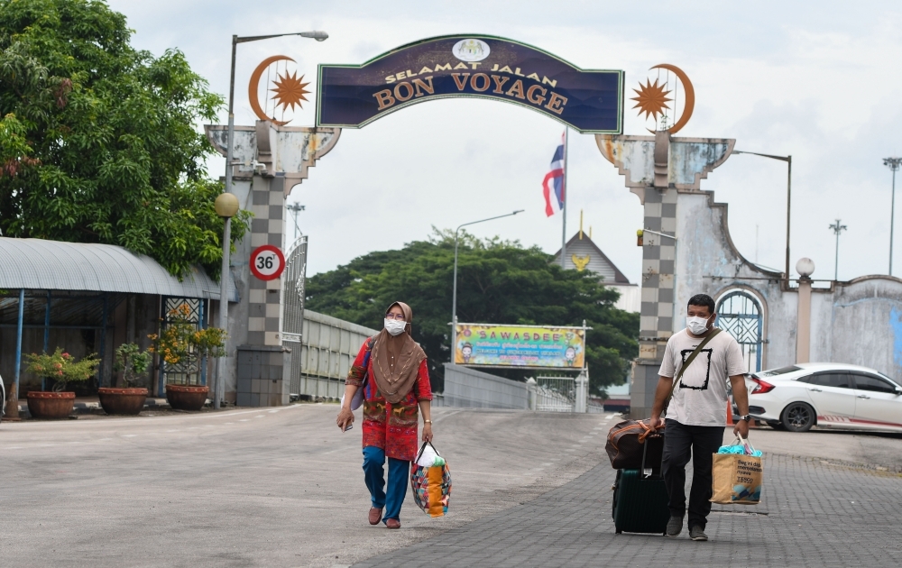 Faster, safer and smoother: Malaysians crossing into Thailand embrace new online arrival card for foreign visitors