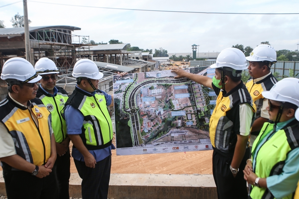 Works minister says RM141m border upgrade to Bukit Kayu Hitam-Sadao CIQ nears halfway mark, could be ready sooner than expected
