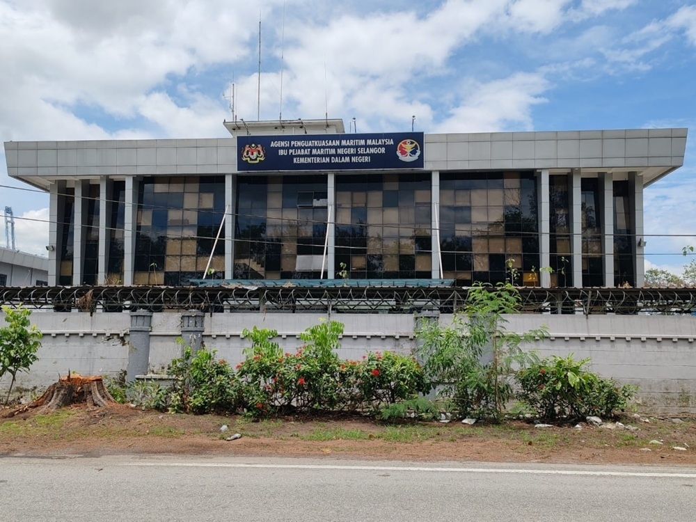 MMEA conducts medevac for nine-year-old boy on Perhentian Island suffering asthma attack