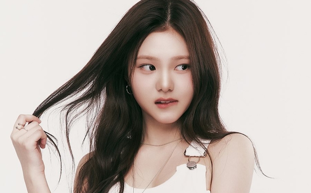 Alicia Wong Lingling named leader of KIIRAS — who is the up-and-coming Malaysian idol and how did she get into K-pop? (VIDEO)