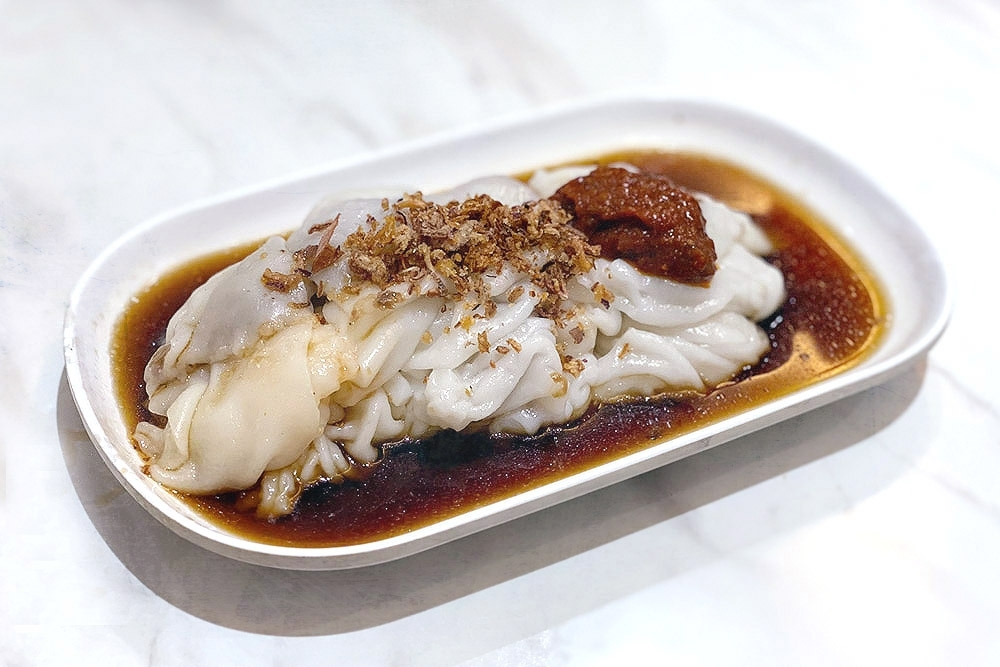 For authentic Hong Kong-style ‘chee cheong fun' and an old-school claypot ‘yee mee', head to Ten Hup Chee Cheong Fun in Kajang