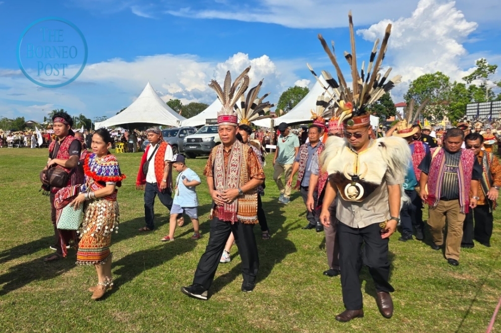 Miri's ‘Niti Daun' parade ushers in Gawai spirit with indigenous pride on full display (VIDEO)